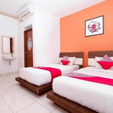 Oyo 1251 Residence 8 Semarang Zewnętrze zdjęcie
