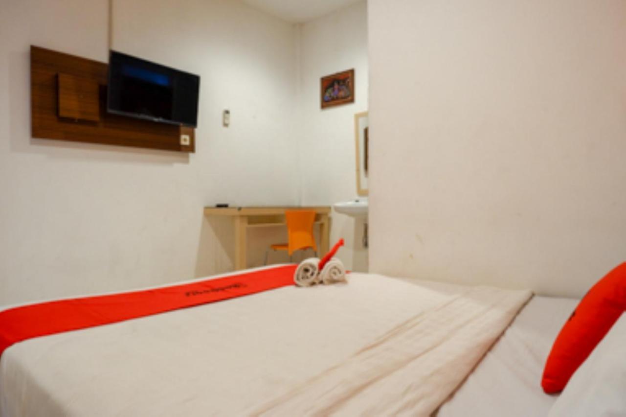 Oyo 1251 Residence 8 Semarang Zewnętrze zdjęcie