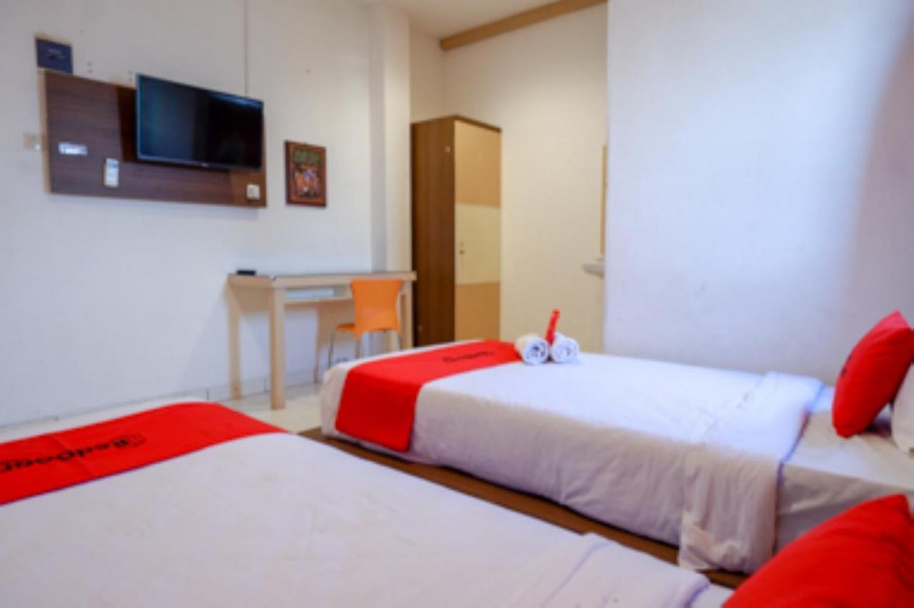 Oyo 1251 Residence 8 Semarang Zewnętrze zdjęcie