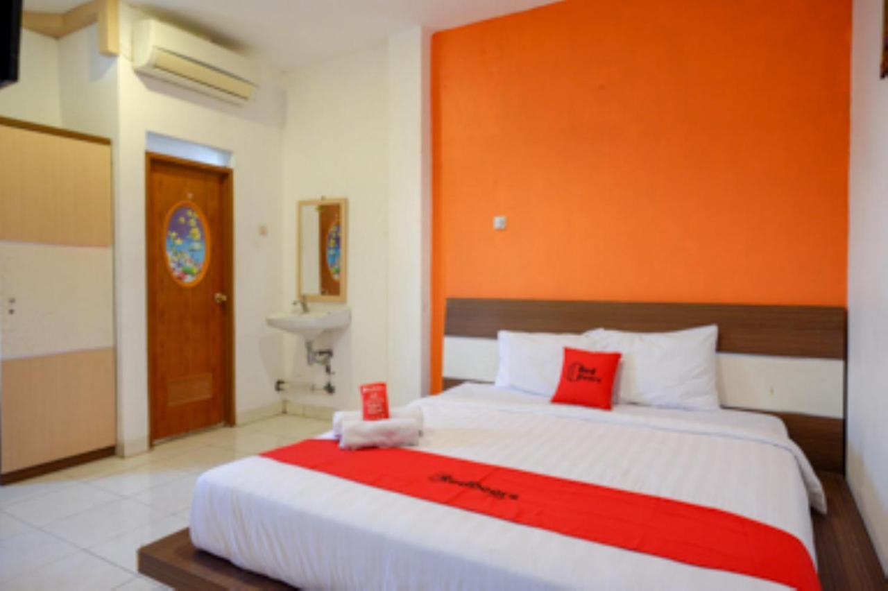 Oyo 1251 Residence 8 Semarang Zewnętrze zdjęcie