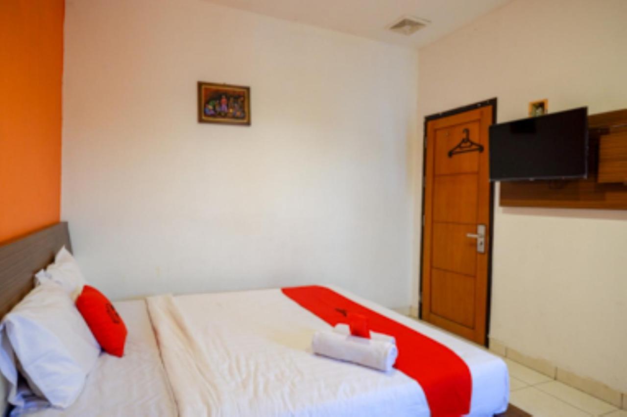 Oyo 1251 Residence 8 Semarang Zewnętrze zdjęcie