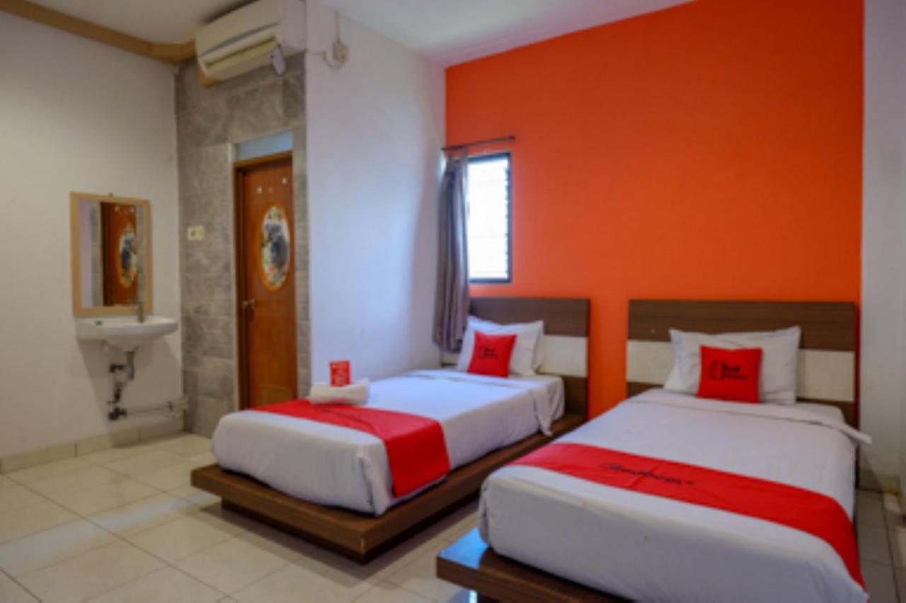 Oyo 1251 Residence 8 Semarang Zewnętrze zdjęcie