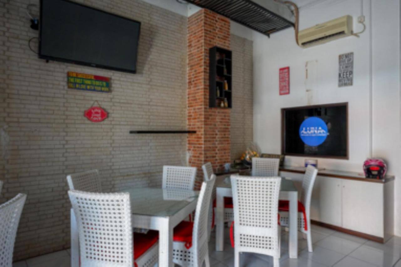 Oyo 1251 Residence 8 Semarang Zewnętrze zdjęcie