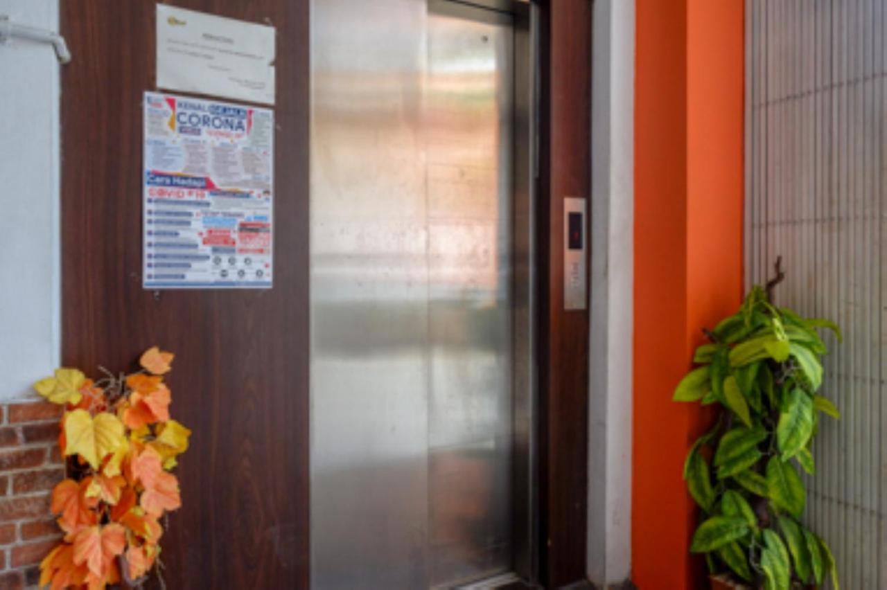 Oyo 1251 Residence 8 Semarang Zewnętrze zdjęcie