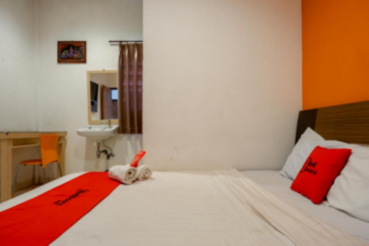 Oyo 1251 Residence 8 Semarang Zewnętrze zdjęcie