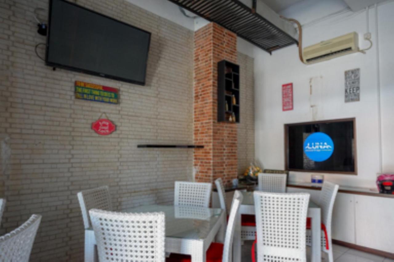 Oyo 1251 Residence 8 Semarang Zewnętrze zdjęcie