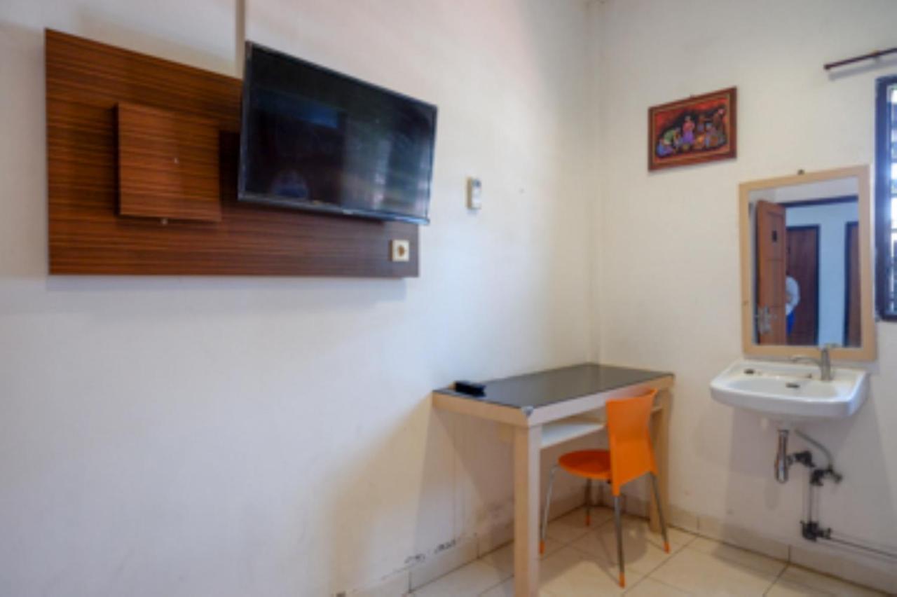 Oyo 1251 Residence 8 Semarang Zewnętrze zdjęcie