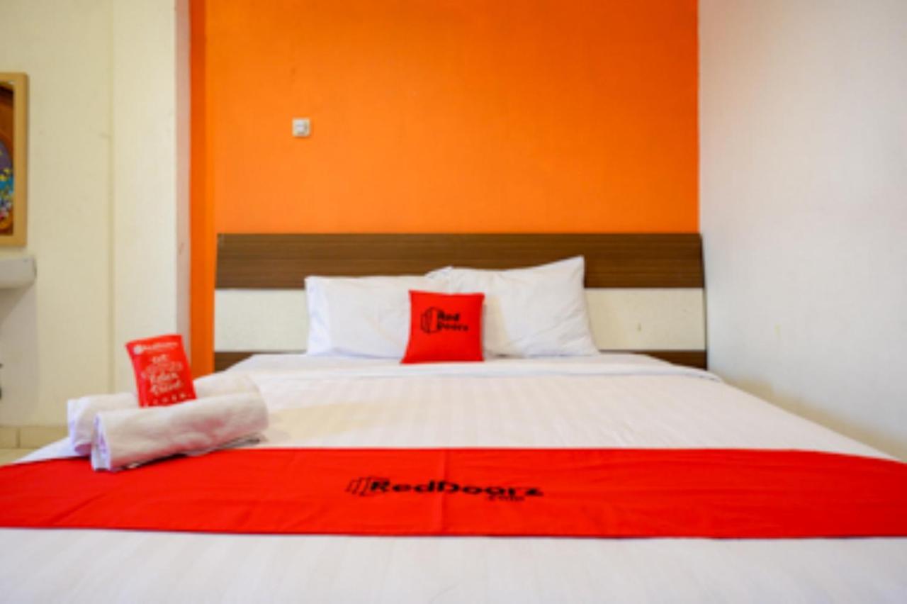 Oyo 1251 Residence 8 Semarang Zewnętrze zdjęcie