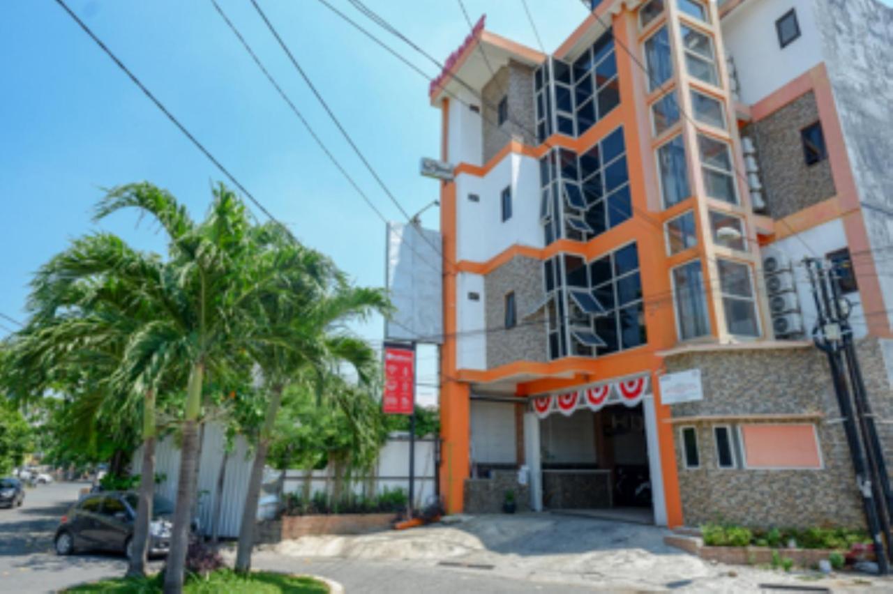 Oyo 1251 Residence 8 Semarang Zewnętrze zdjęcie