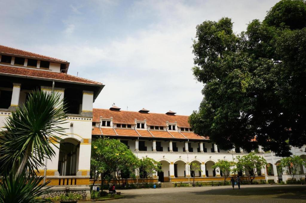 Oyo 1251 Residence 8 Semarang Zewnętrze zdjęcie