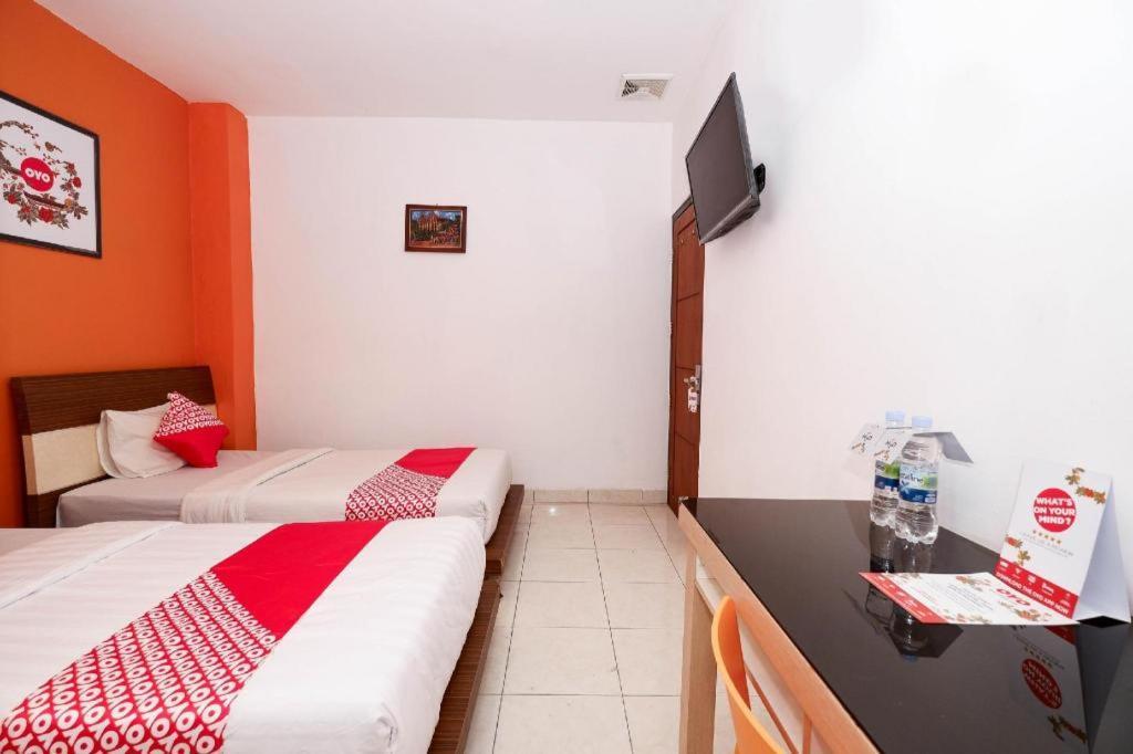 Oyo 1251 Residence 8 Semarang Zewnętrze zdjęcie