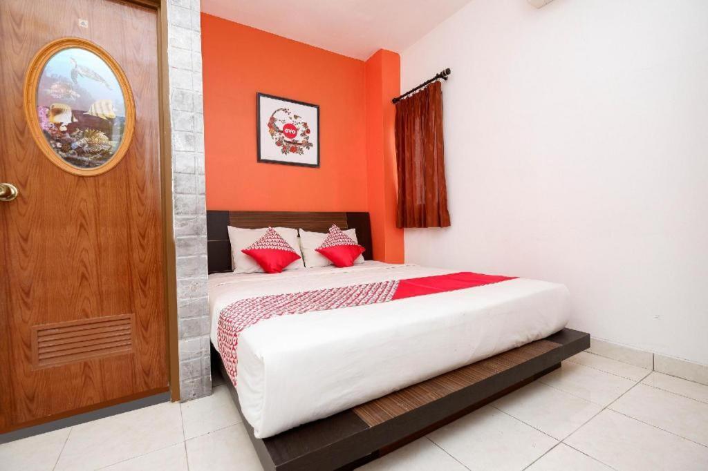 Oyo 1251 Residence 8 Semarang Zewnętrze zdjęcie