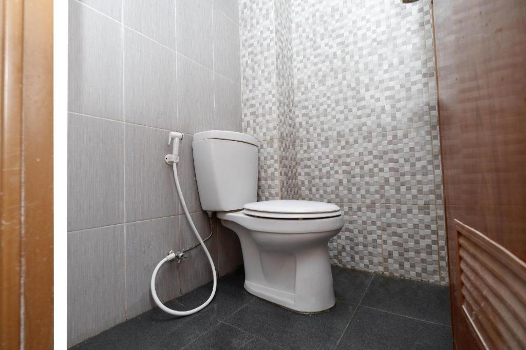 Oyo 1251 Residence 8 Semarang Zewnętrze zdjęcie