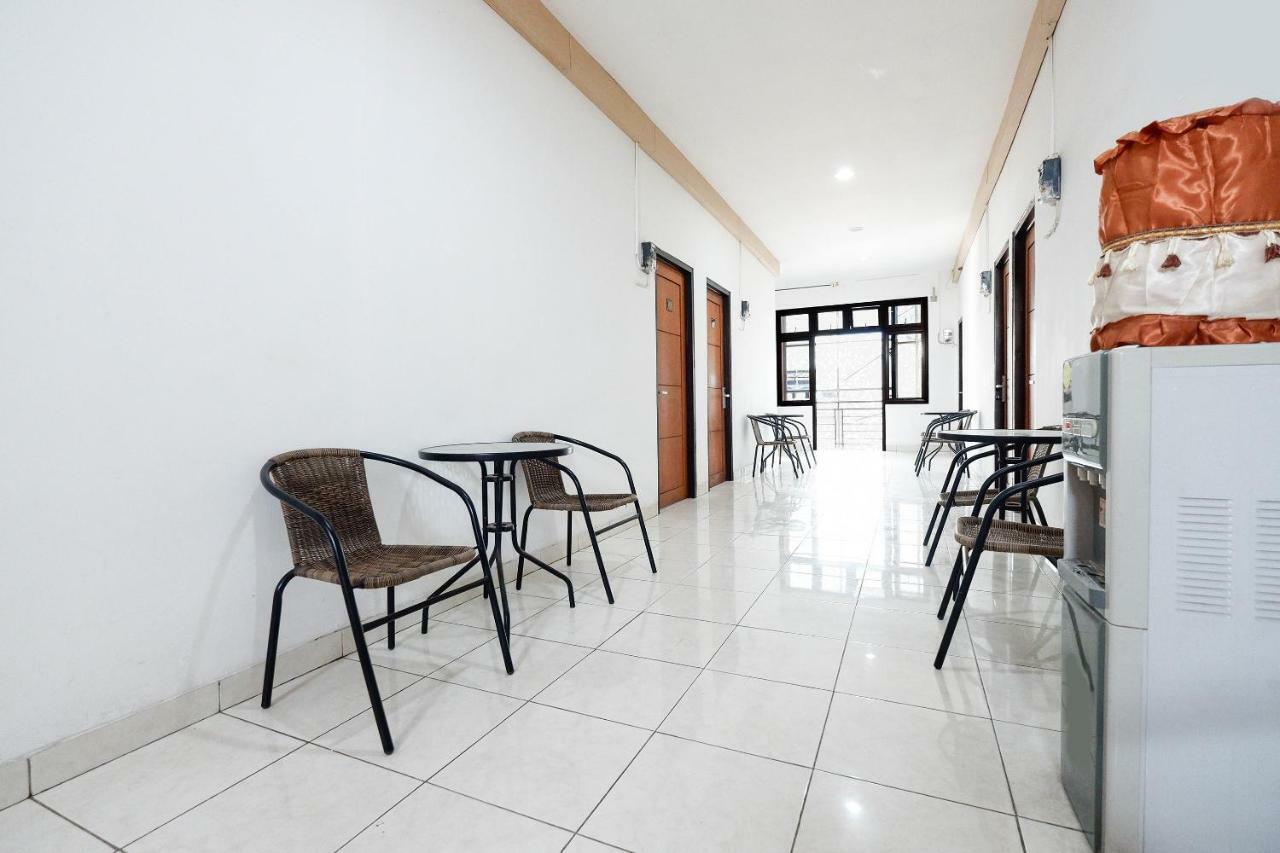 Oyo 1251 Residence 8 Semarang Zewnętrze zdjęcie