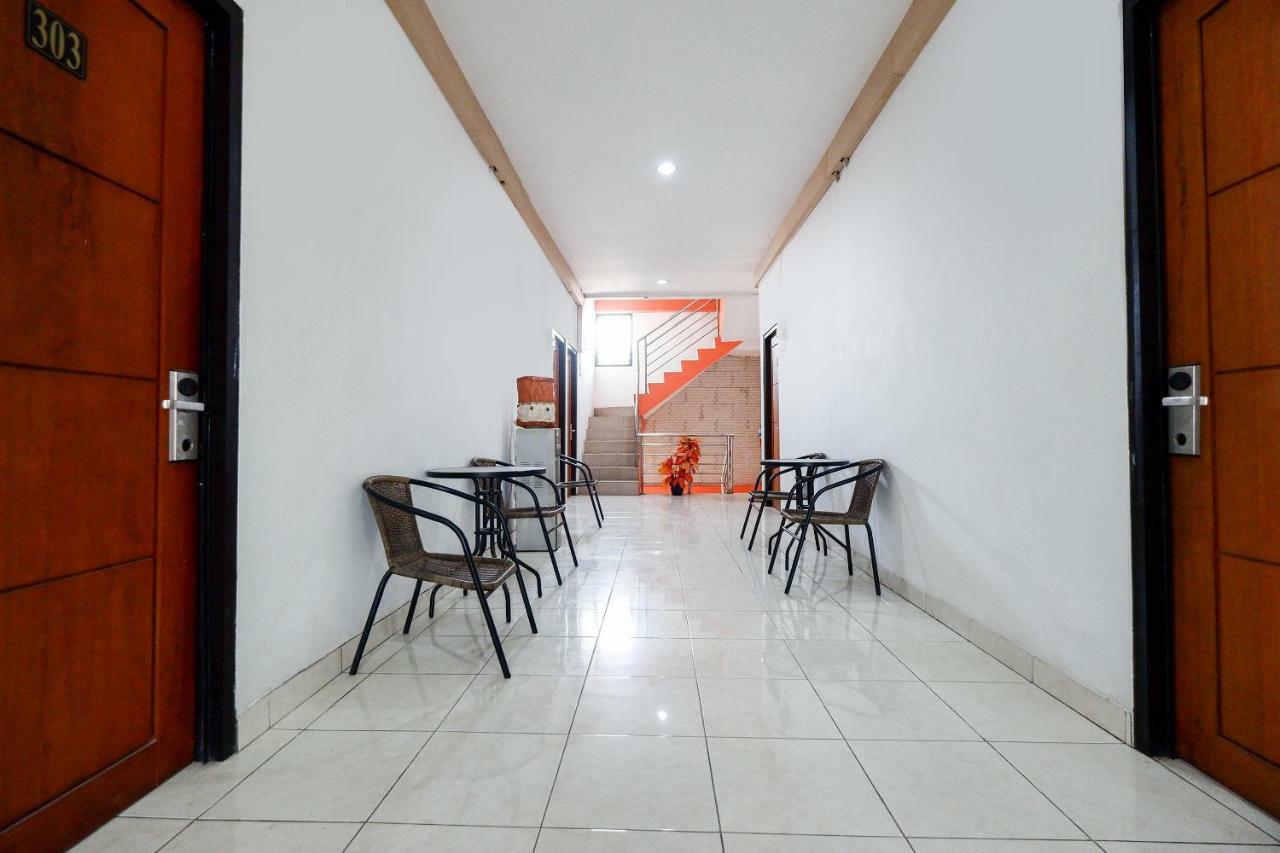 Oyo 1251 Residence 8 Semarang Zewnętrze zdjęcie