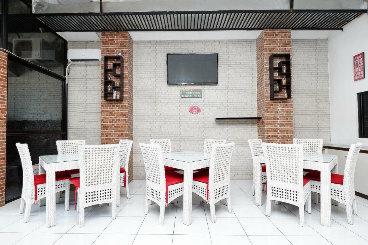 Oyo 1251 Residence 8 Semarang Zewnętrze zdjęcie